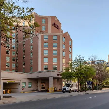 Hampton Inn & Suites Arlington Crystal City Dca